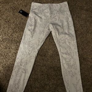 Womens Size Large Leg End Capri Leggings NWT